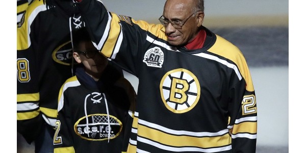 Die Boston Bruins Nr. 22 ist Teil von Willie O'Rees Leben